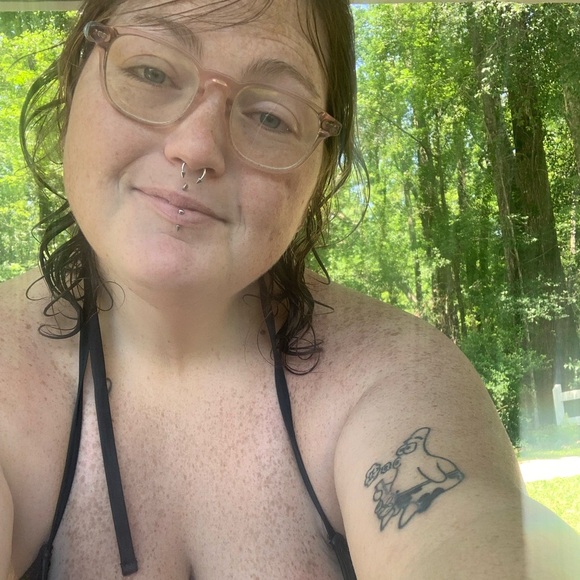 Meet your Posher, Rebecca - Picture 4 of 5